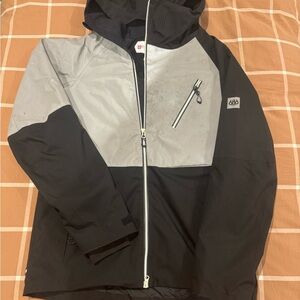 SixEightSix Black and Gray Ski Snowboard Jacket 686